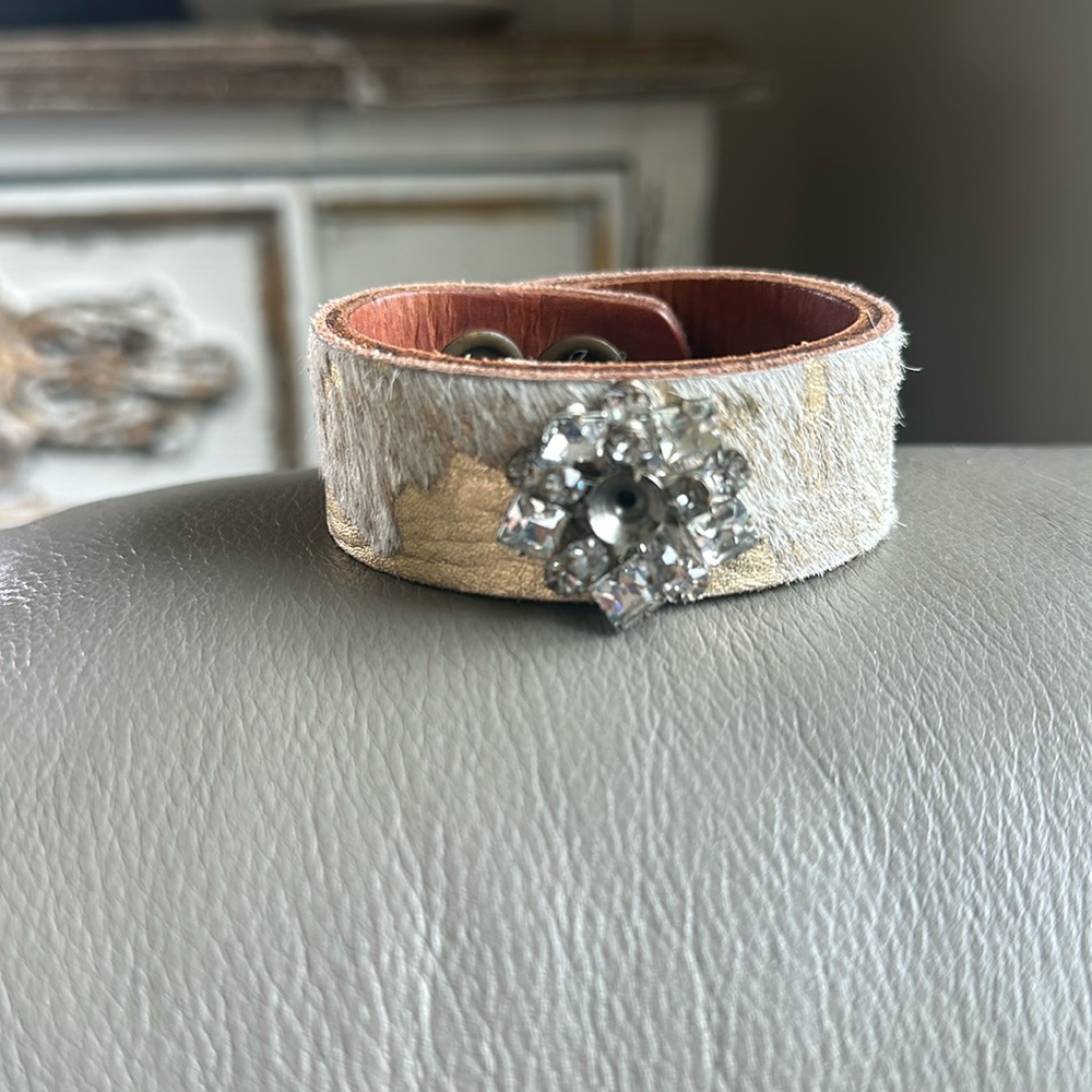 Bracelet with snap closure